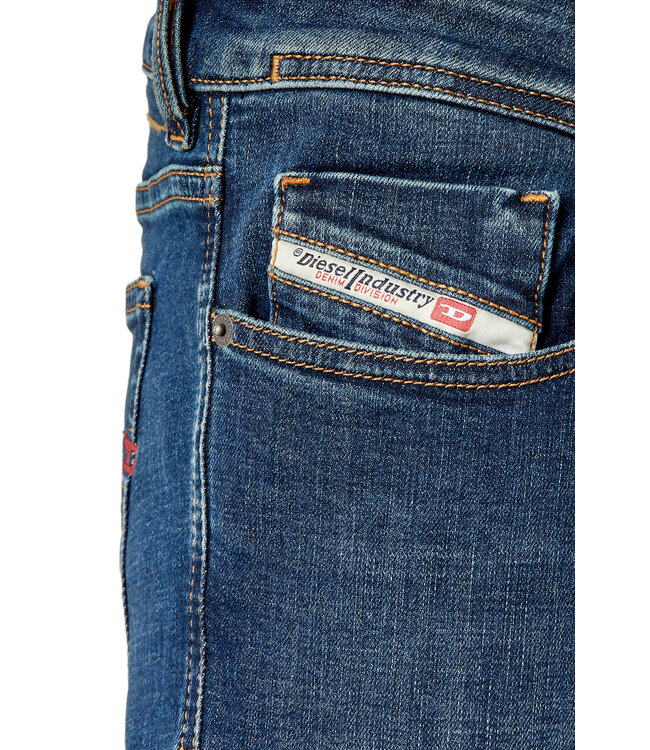 Diesel Sleenker 1979 09E95