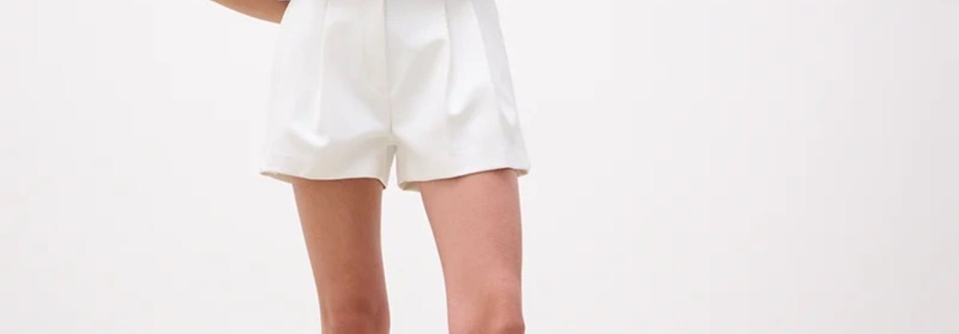 Ordinairy short off white