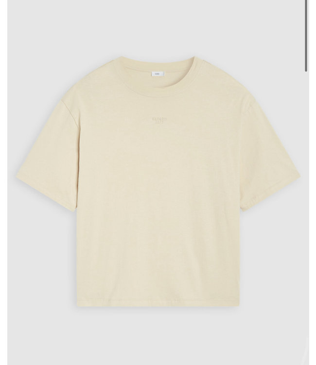 Closed Embroidered tee elderflower