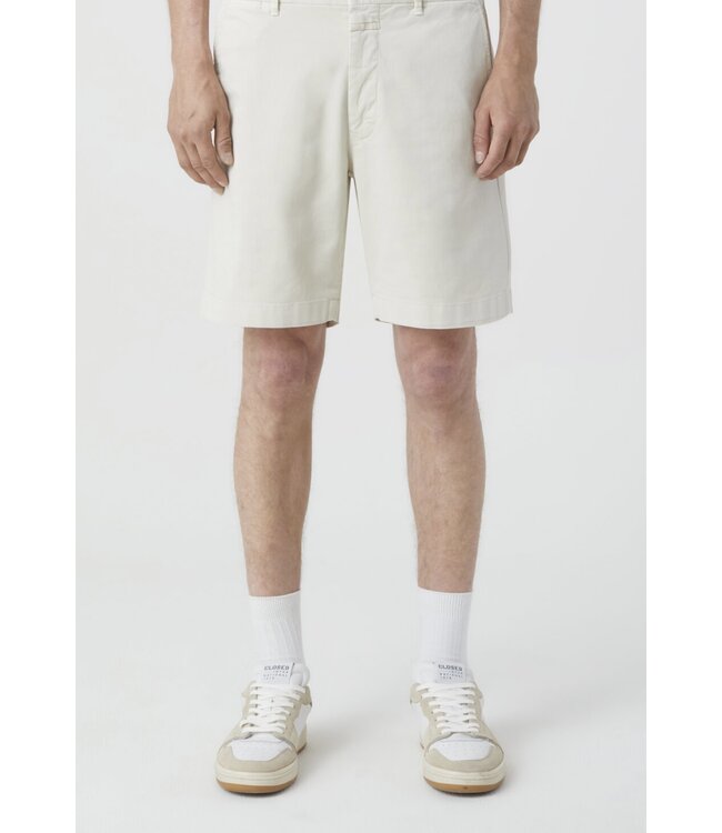 Closed Classic chino short succulent