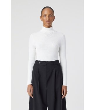 Closed Turtle neck ivory