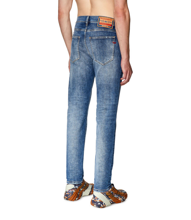 Diesel D-Strukt 2019 09G32