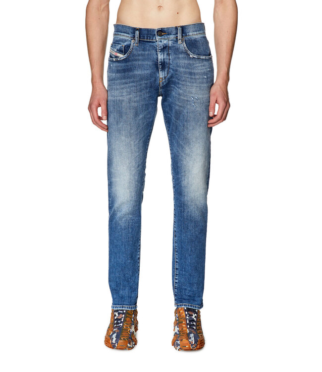 Diesel D-Strukt 2019 09G32