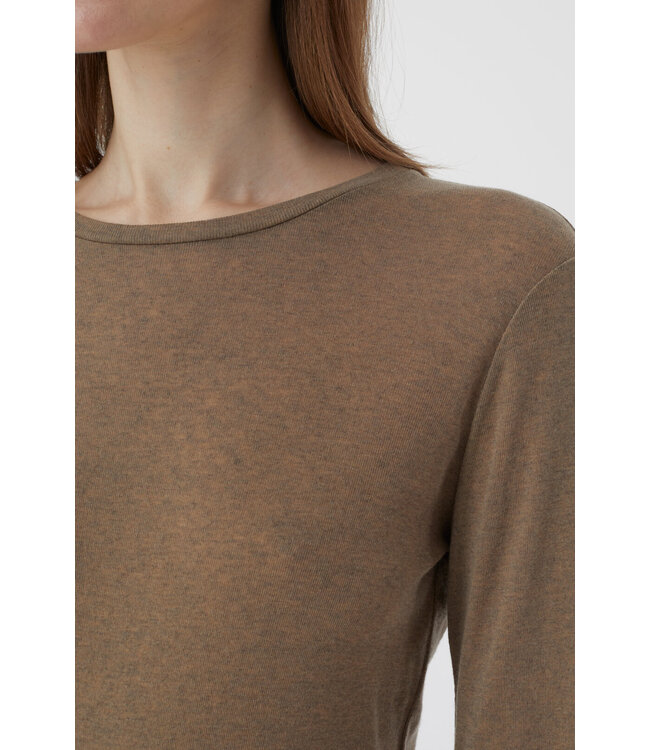 Closed Longsleeve brown