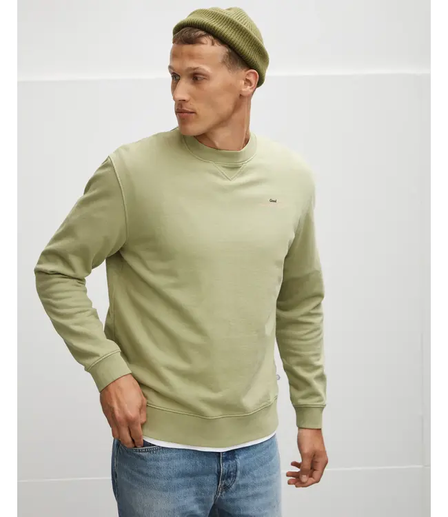 The GoodPeople Lingo sweater light green