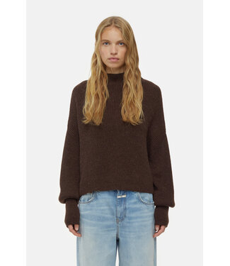 Closed Funnel neck brown