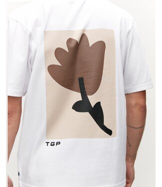 The GoodPeople Ton Tee white flower