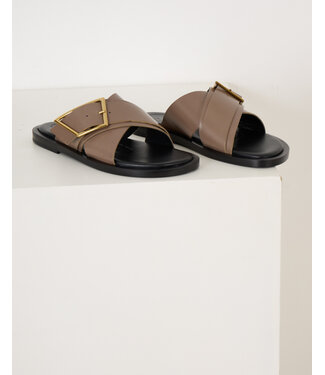 Closed Slipper sandal taupe