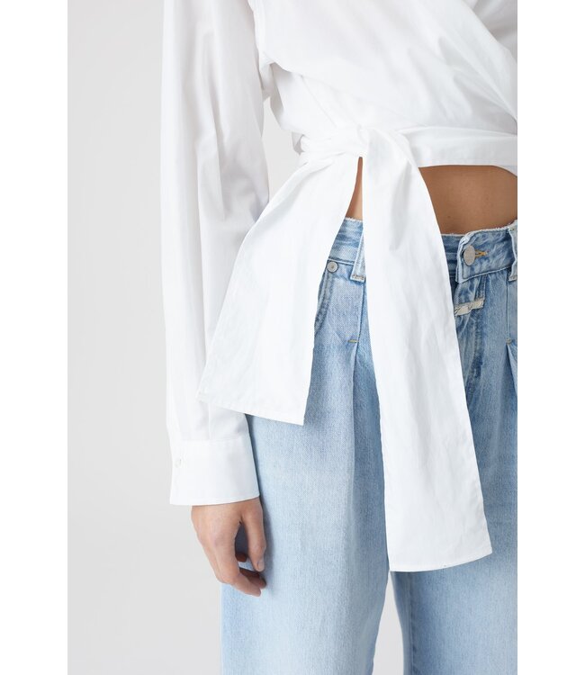 Closed Crooped wrap blouse white 200