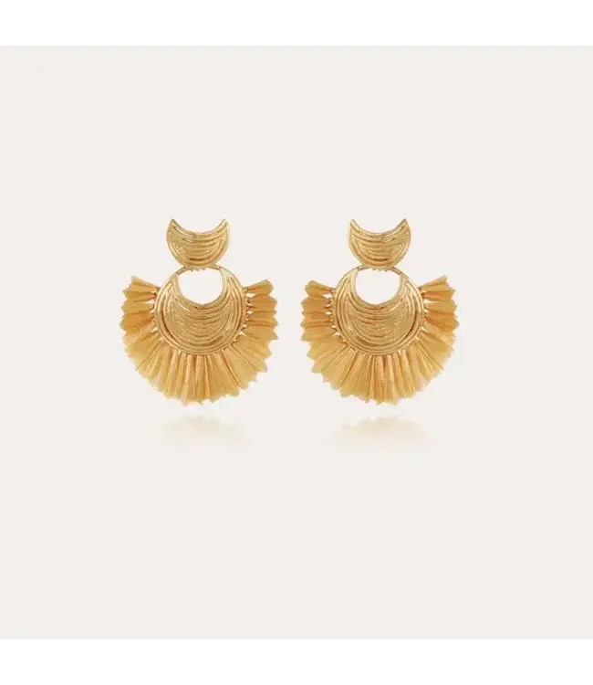 Gas Bijoux Luna wave mini raffia earrings gold ocher