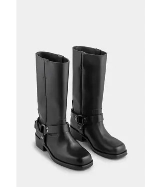 Avery boots black
