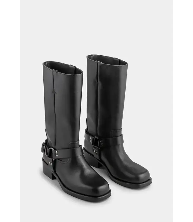 Avery boots black