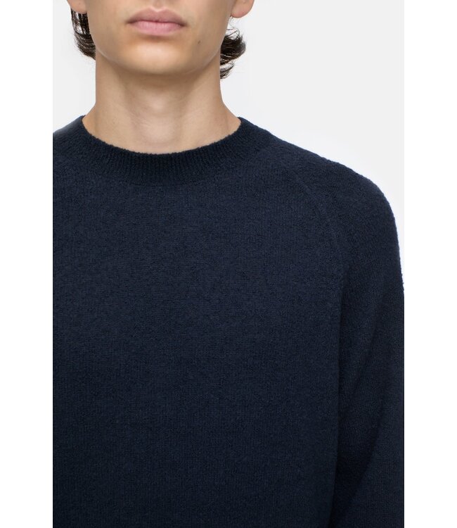 Closed Raglan Crewneck Dark Night