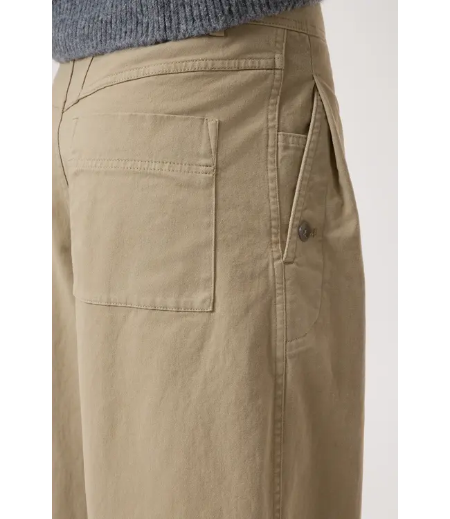 Closed Wrenna 302-30