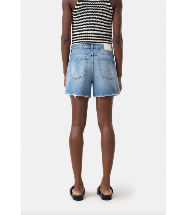 Closed Janey Short LBL Light Blue