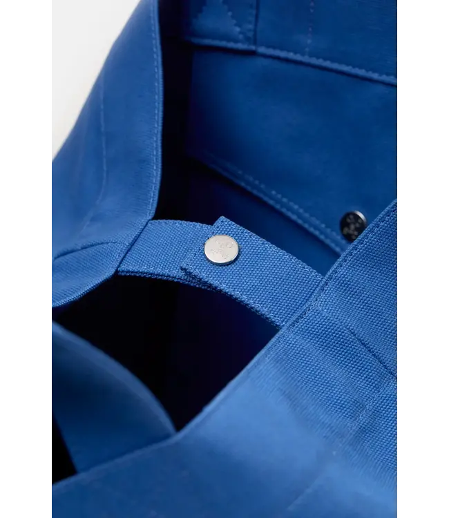 Closed Tote bah Blue Oyster