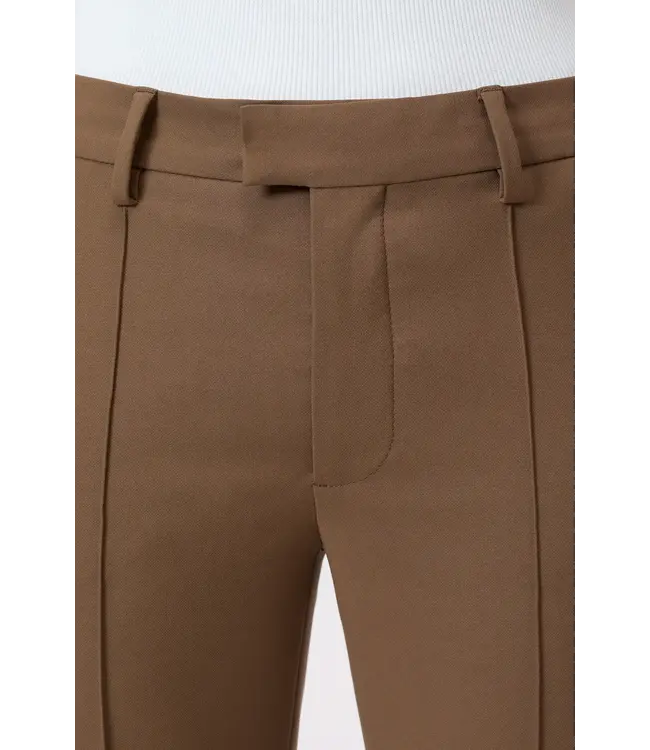 Closed Denair 952 Light Mocha Brown