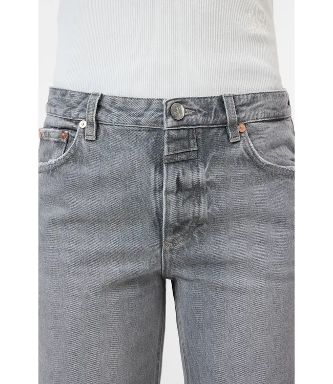 Closed Gillan MGY Mid Grey