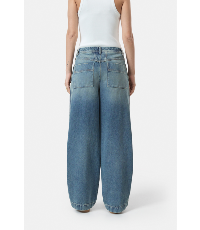 Closed Wrenna MBL Mid Blue