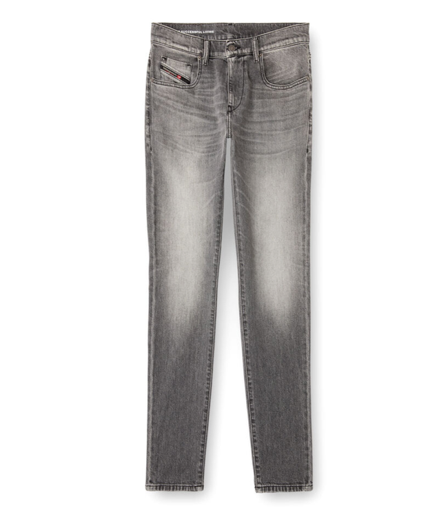 Diesel D-Strukt 2019 09M30