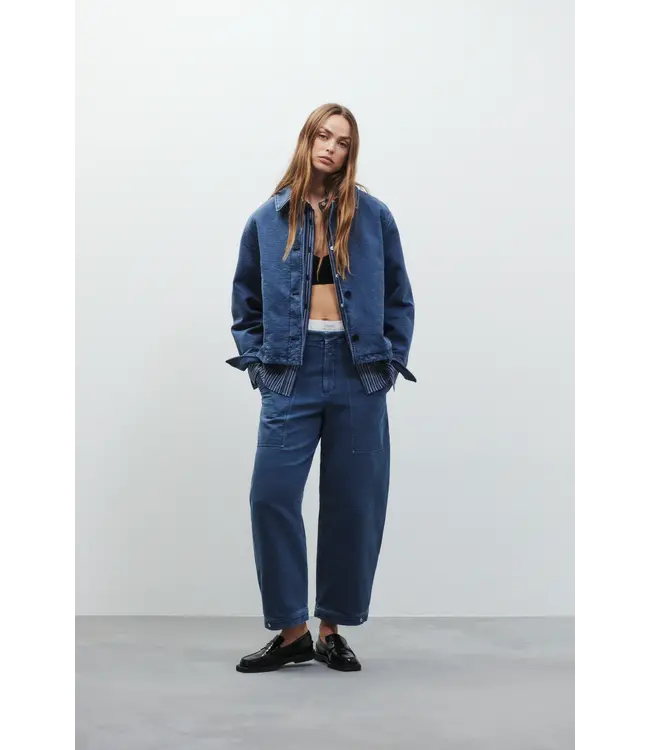 Closed Rhannon 537 Eclipse Blue