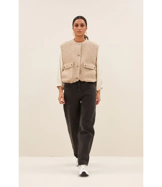 By Bar Maggie Sleeveless Jacket Dark Sand