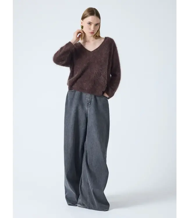 Absolut Cashmere Soeli fluffy cashmere brownie