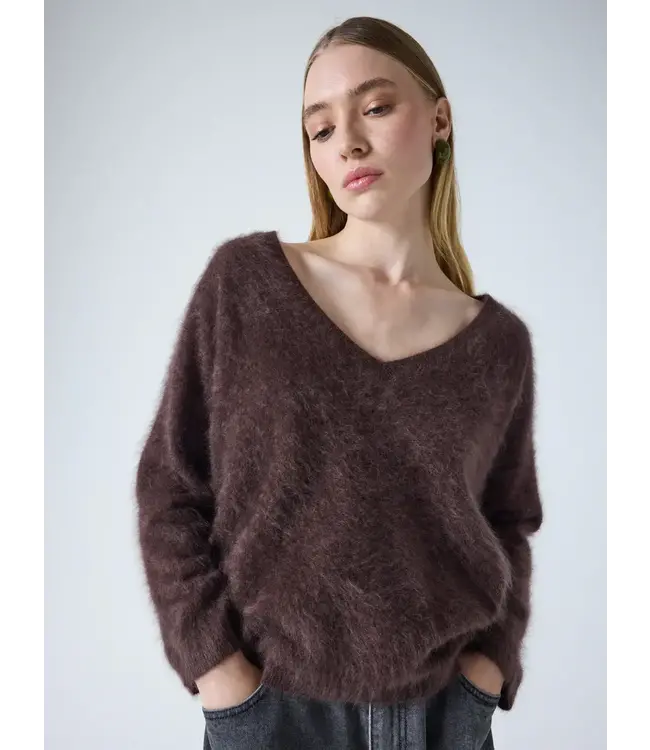 Absolut Cashmere Soeli fluffy cashmere brownie