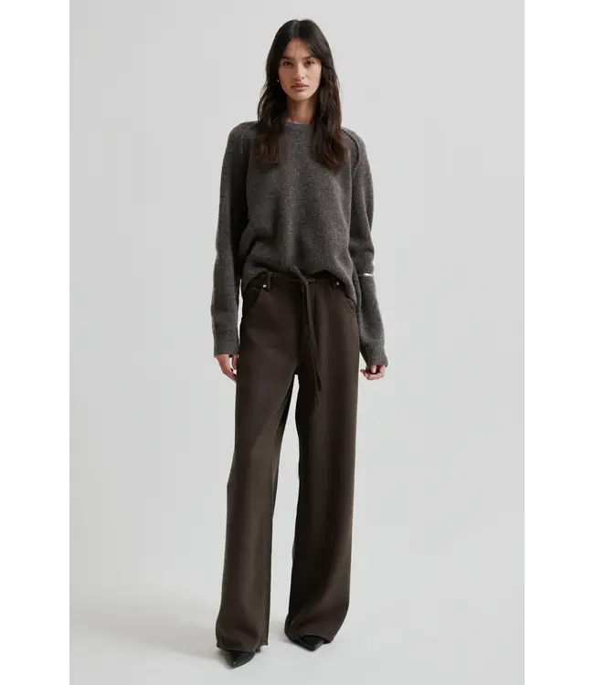 Second Female Banja Knit O-Neck Delicioso