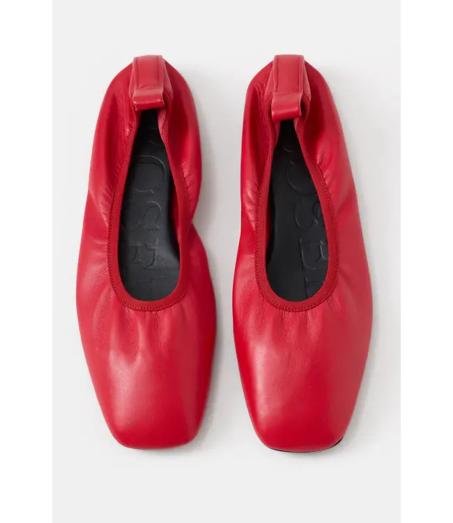 Closed Ballerinas closed red