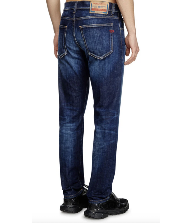 Diesel D-Strukt 2019 09M16