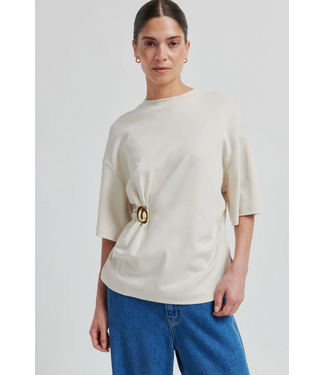 Second Female Enora Brooch tee Soft Beige