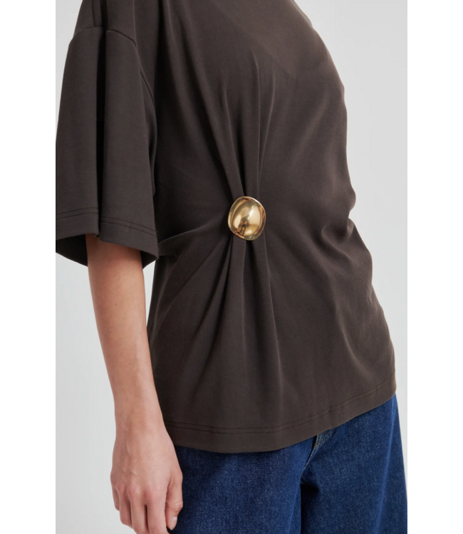 Second Female Enora Brooch Tee Chocolate Tort