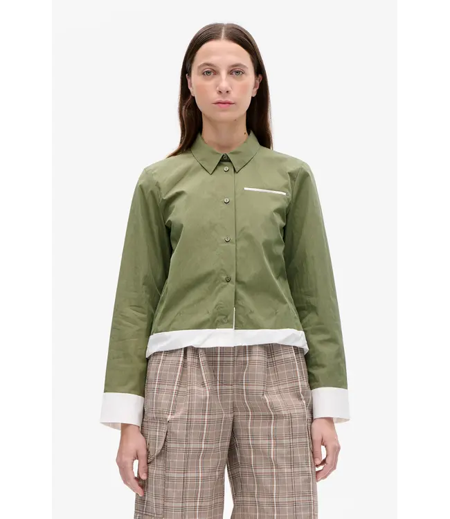 Baum und Pferdgarten Met Clover green flower