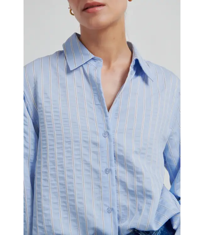 Second Female Syracuse shirt windsurfer blue