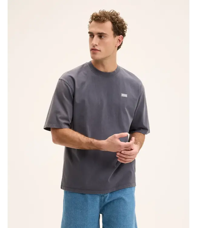 The GoodPeople Theo T-shirt stone blue