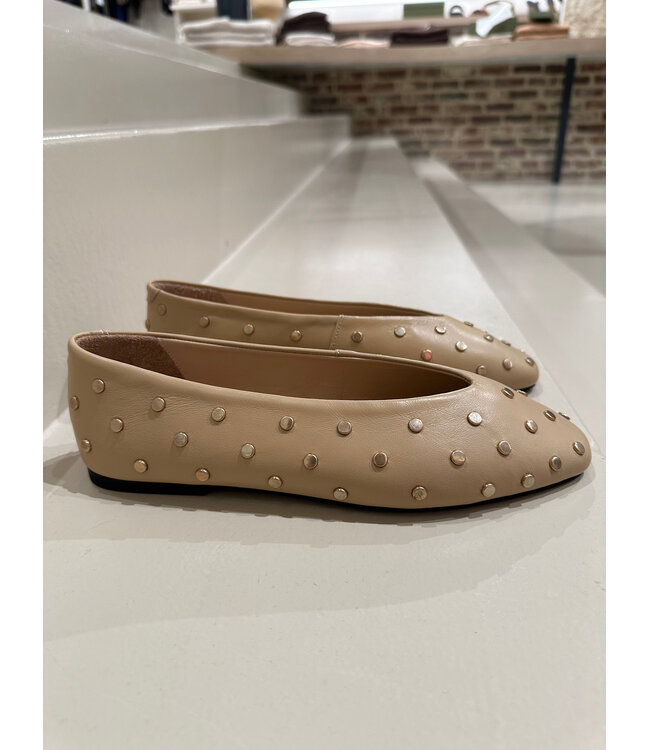 March 23 India ballerina beige leather