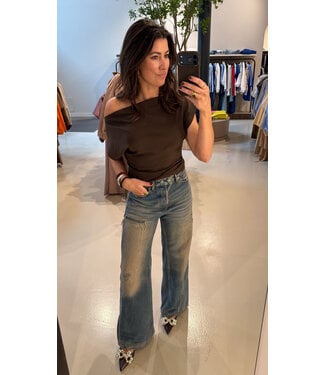 Closed off shoulder top dark brown