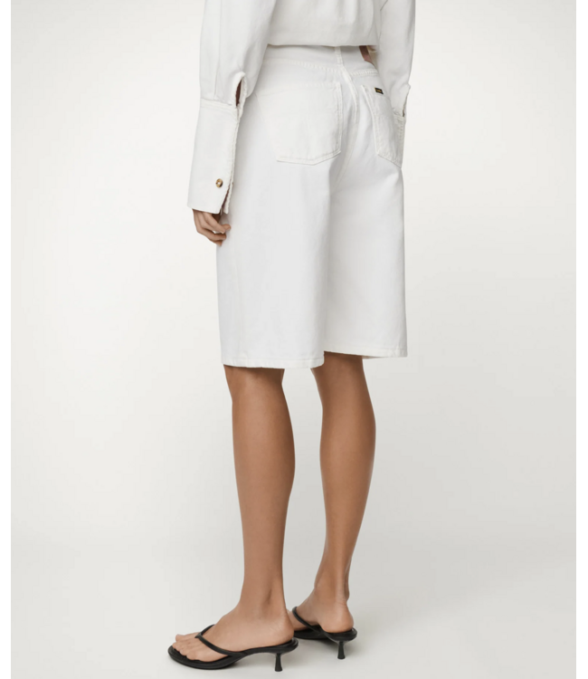 Lois Camille short white