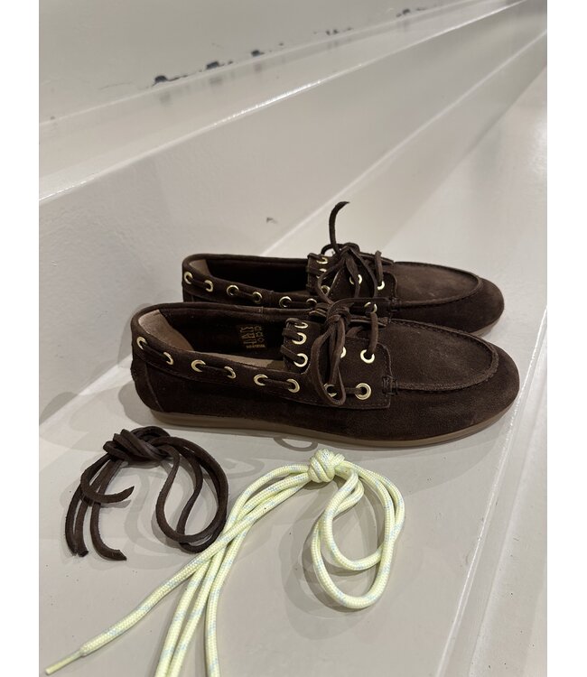 Posa Boat Loafer Suede Saddle Stitch Dark brown