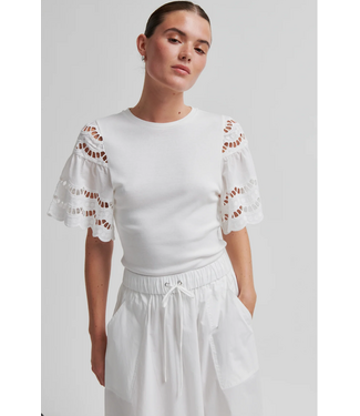 Second Female Lawra tee white