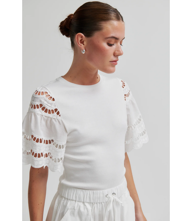 Second Female Lawra tee white