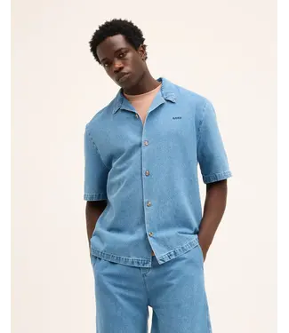 The GoodPeople Sunday denim short sleeve