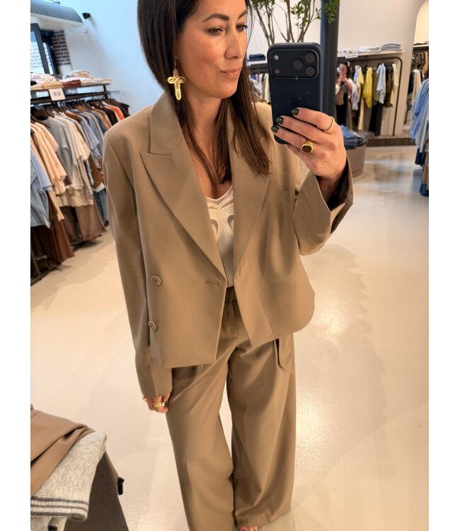 Closed Cropped Blazer 963