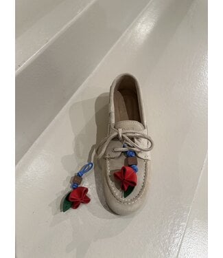 Posa Posa Leaf Charm