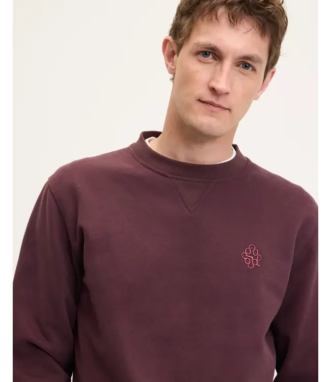 The GoodPeople Lommy sweater bordeaux