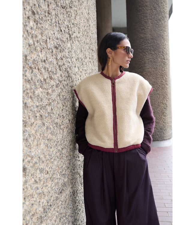 By Bar gio sleeveless jacket wine