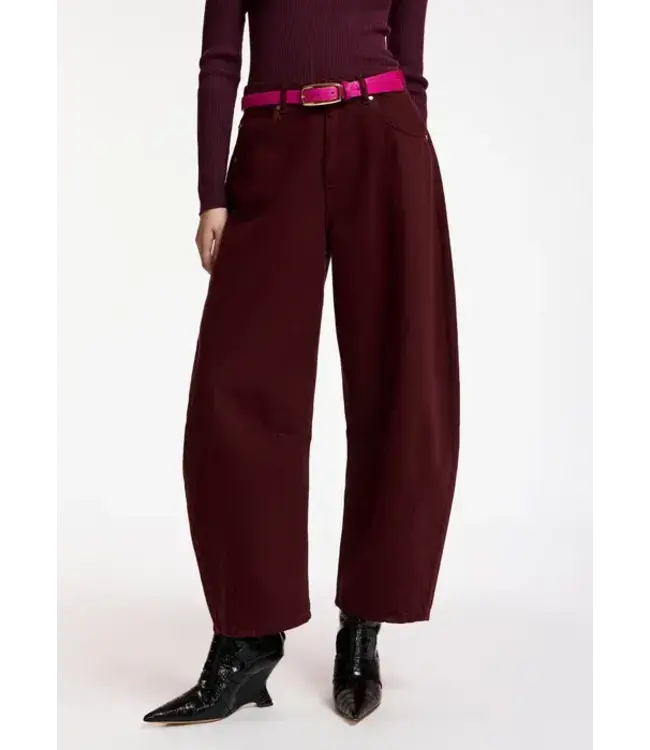 Essentiel Antwerp Kokos barrel wine jeans