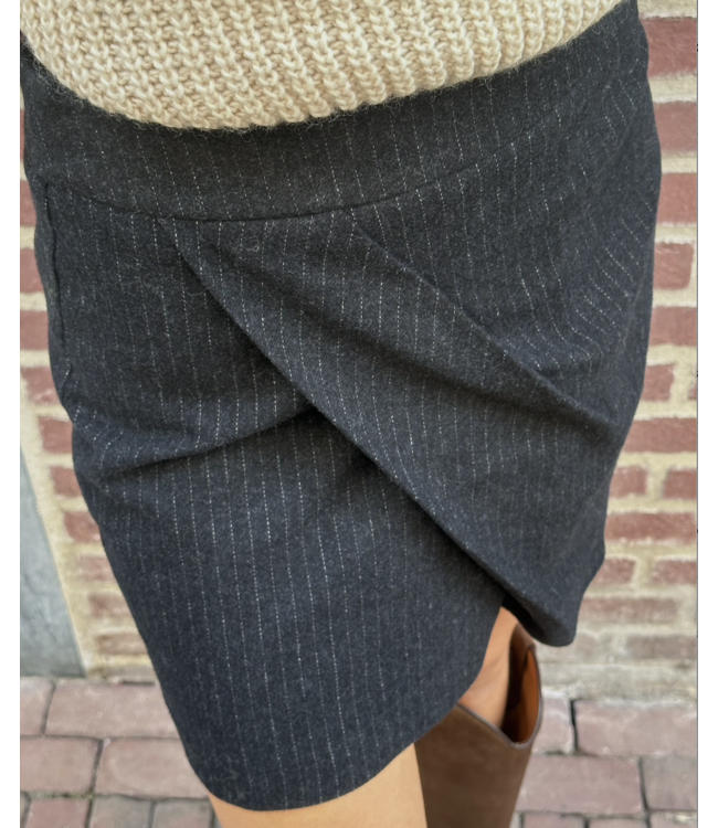 8PM Grove Skirt Black