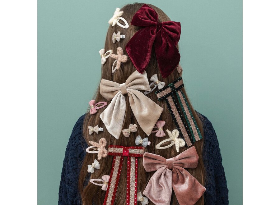 Granny knitted bow clic clacs